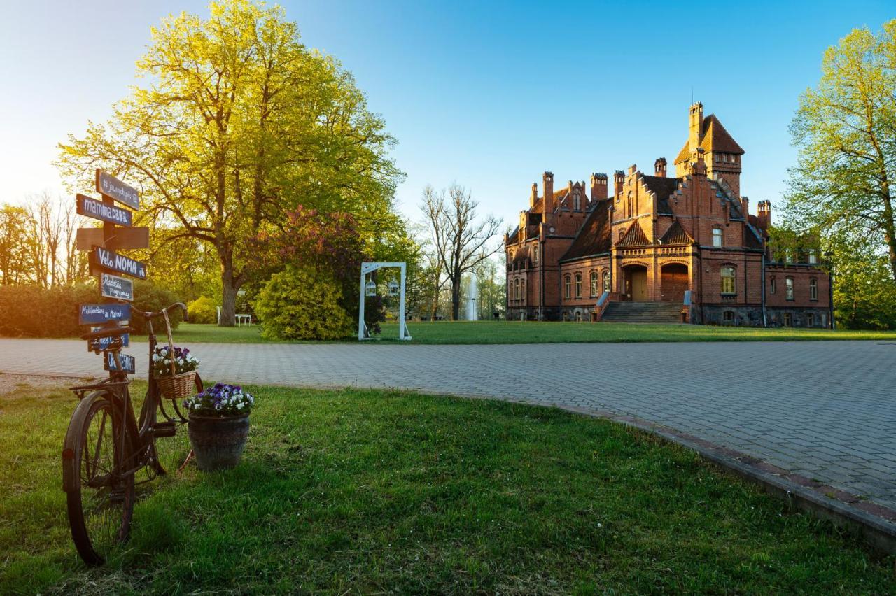 Jaunmoku Palace Complex Hotel Туме Экстерьер фото